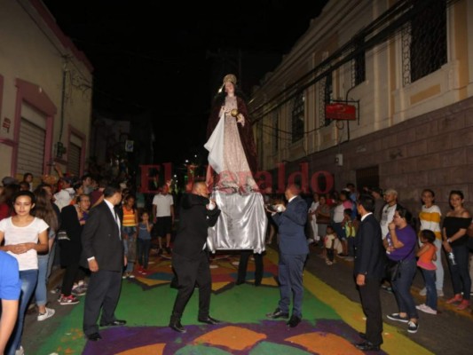 Así vivieron los capitalinos la procesión del Santo Entierro