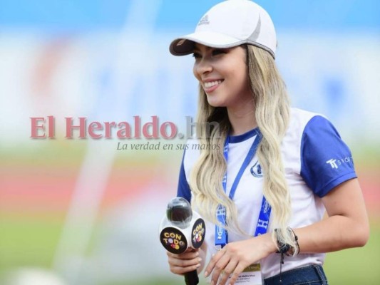 Bellas aficionadas engalanan el Olímpico; disfrutarán el Honduras-Costa Rica