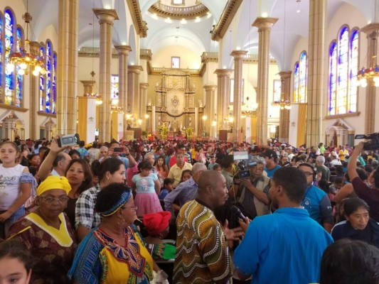 FOTOS: Pastoral Garífuna le rinde tributo a la Virgen de Suyapa en la Basílica Menor