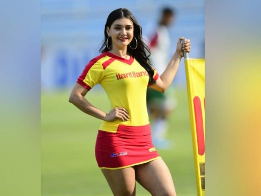 De infarto: Estas son las chicas que adornaron el partido entre Marathón y Motagua