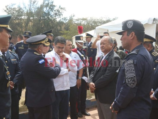 En imágenes: Cortejo fúnebre en honor a los dos policías Tigres muertos en enfrentamiento