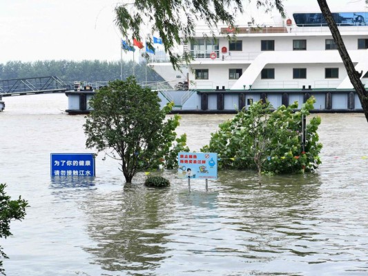 Inundaciones en China alcanzan niveles históricos y amenazan arrasar Wuhan