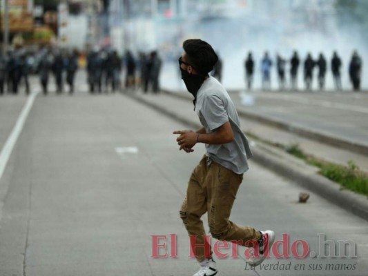 FOTOS: Segundo día de paro nacional deja enfrentamientos entre manifestantes y policías