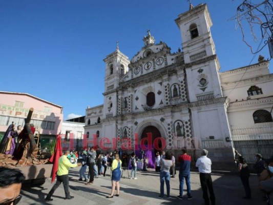 Con plegarias de sanidad y fervor cristiano: Así se desarrolló el vía crucis este Viernes Santo