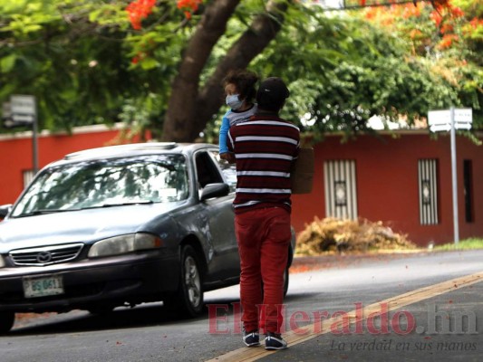 FOTOS: Los rostros inocentes de la mendicidad provocada por el Covid-19