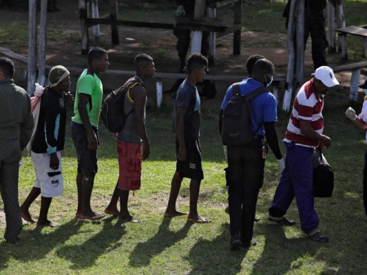 FOTOS: El rostro de los sobrevivientes del naufragio en La Mosquitia y el emotivo reencuentro con familiares