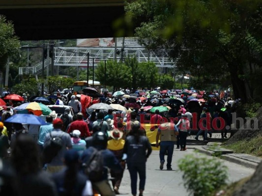 FOTOS: Bloqueos y enfrentamientos en el bulevar Fuerzas Armadas