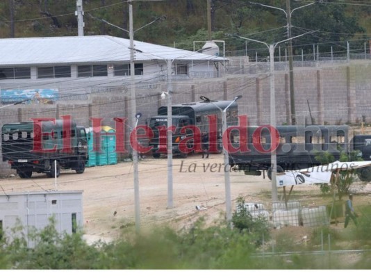 FOTOS: Hermetismo en el centro penal de El Porvenir tras masacre