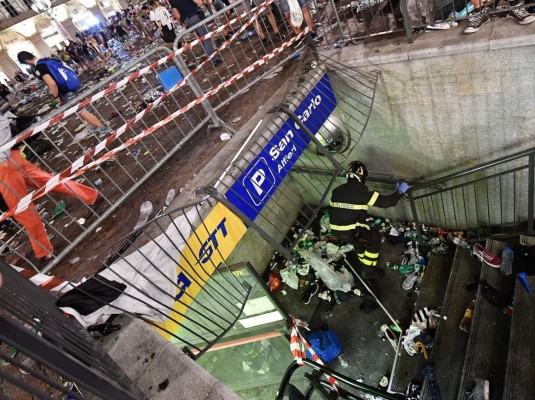 Las fotos que dejó la estampida humana en Turín