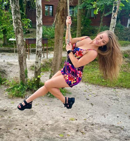 Inessa Polenko, influencer rusa que murió al caer en un precipicio por una “selfie”