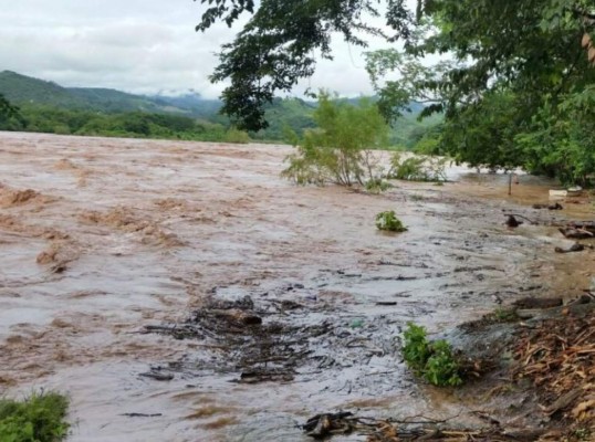 Lluvias se ensañan en Centroamérica dejando destrucción y muerte  