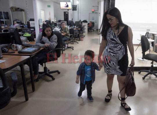 La primera sesión de fotos de Ariela Cáceres junto a su hijo Mateo Alexander