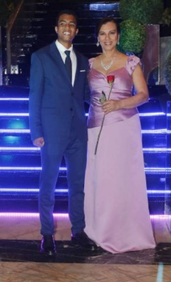 Prom generación 2019 de CEAD Christian School, una noche para recordar