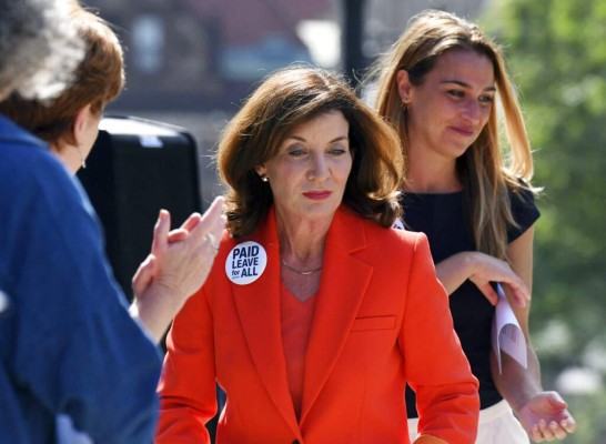 Así es Kathy Hochul, la primera mujer en convertirse en gobernadora de Nueva York