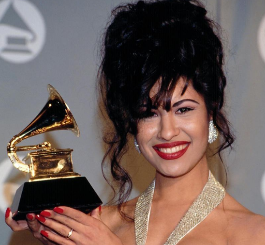 Amor prohibido, éxito y una trágica muerte, así fue la vida de Selena Quintanilla