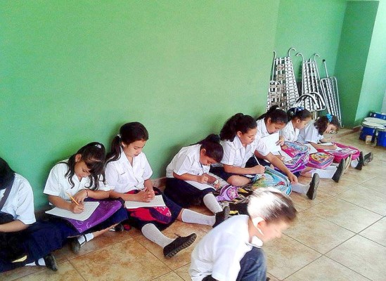 Así iniciaron clases estos niños hondureños