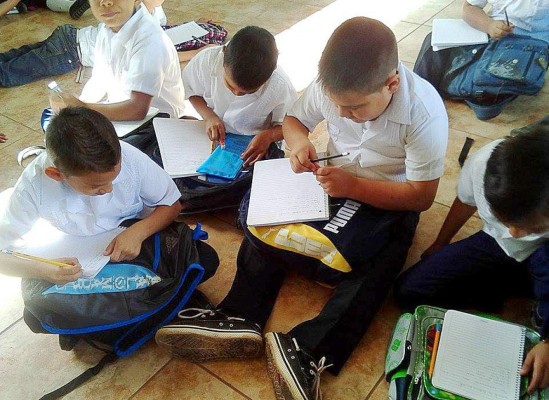 Así iniciaron clases estos niños hondureños