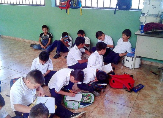 Así iniciaron clases estos niños hondureños