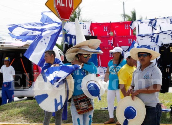 Así se vive el ambiente previo al duelo entre Honduras y Canadá