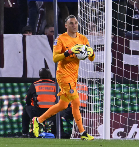 Keylor Navas sorprende y apareció entrenando con este equipo: Podrían cerrar su fichaje