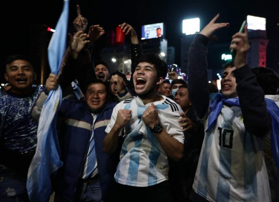 ¡Histórico! Así celebró Messi su primer título con Argentina tras ganar la Copa América