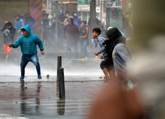 Caos, violencia y tres muertos durante protestas en Colombia contra Iván Duque