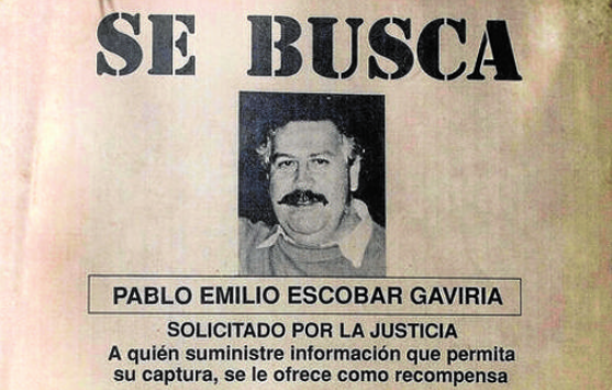 El crimen de dos socios, caótica fuga y una llamada: los datos de la muerte de Pablo Escobar