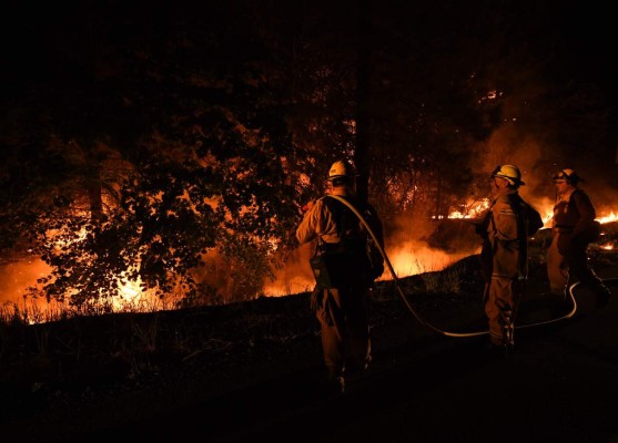 Así son los mortíferos incendios forestales en California, Estados Unidos