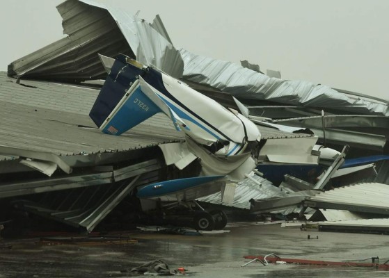 Las imágenes que dejó el primer golpe destructor del huracán Harvey en Texas