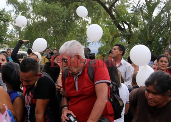 Dolorosa despedida a joven que murió por bala perdida en El Pedregal