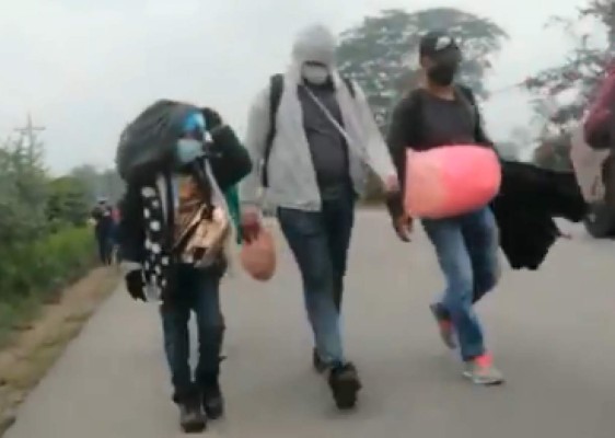 Las dolorosas imágenes de una nueva caravana de migrantes hondureños