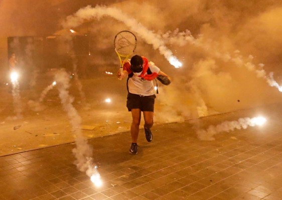 Explosión en Beirut desata violentas protestas y dimisiones de la clase política (FOTOS)  