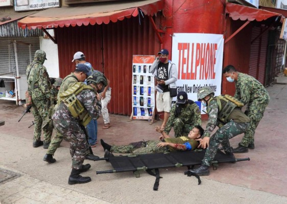 Las desoladoras imágenes que dejó doble atentado en Filipinas   