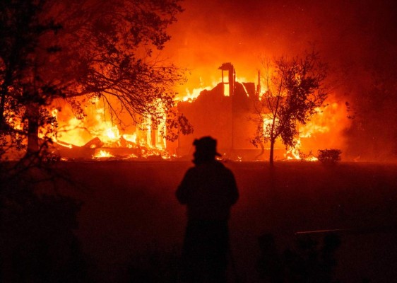 Impactantes imágenes de la emergencia por incendios en California