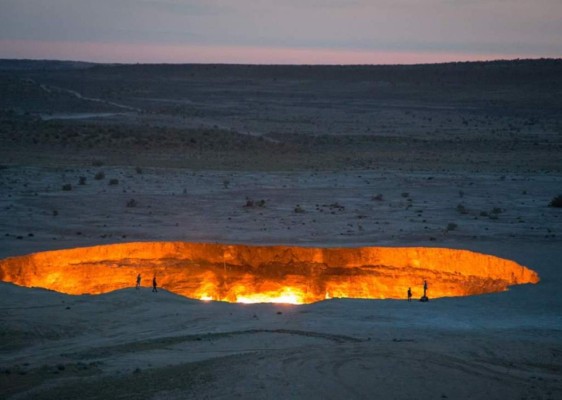 La misteriosa Puerta del infierno, un cráter que crece y arde sin parar (FOTOS)  