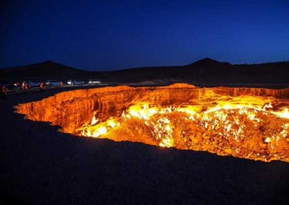 La misteriosa Puerta del infierno, un cráter que crece y arde sin parar (FOTOS)  