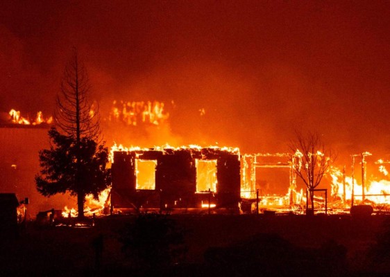 Impactantes imágenes de la emergencia por incendios en California