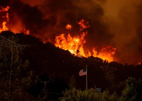 Impactantes imágenes de la emergencia por incendios en California