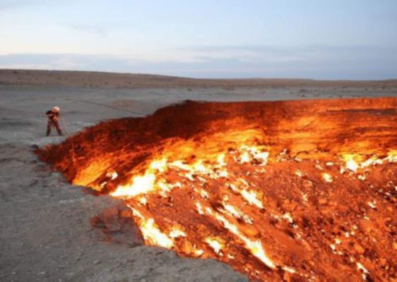 La misteriosa Puerta del infierno, un cráter que crece y arde sin parar (FOTOS)  