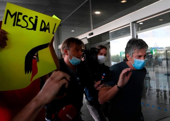 'No sé nada': el aterrizaje del papá de Messi en Barcelona (FOTOS)  