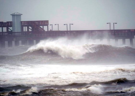 Imágenes de la llegada del huracán Sally a Gulf Shores, Alabama  