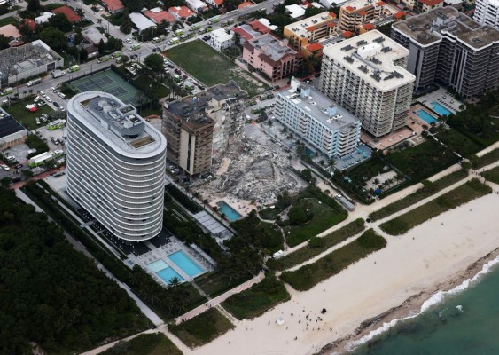 Las impactantes imágenes del derrumbe de un edificio en Miami