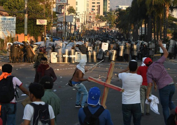 Las imágenes que no vio de los actos violentos de miembros de la Alianza en la capital de Honduras