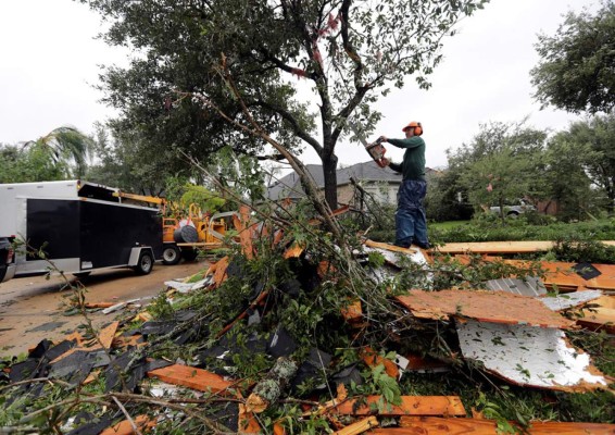 Las imágenes que dejó el primer golpe destructor del huracán Harvey en Texas