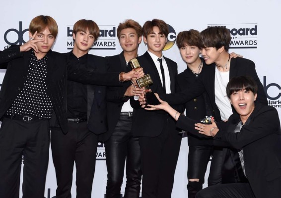 ¿Quiénes son BTS, el grupo surcoreano que causó furor en los Premios Billboard 2017?