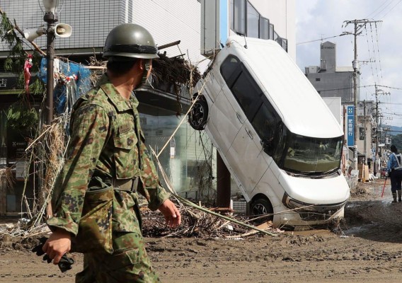 Imágenes de la devastación y dolor que dejan inundaciones en Japón