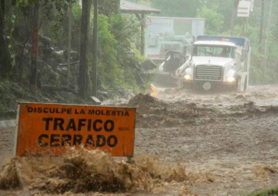 Lluvias se ensañan en Centroamérica dejando destrucción y muerte  