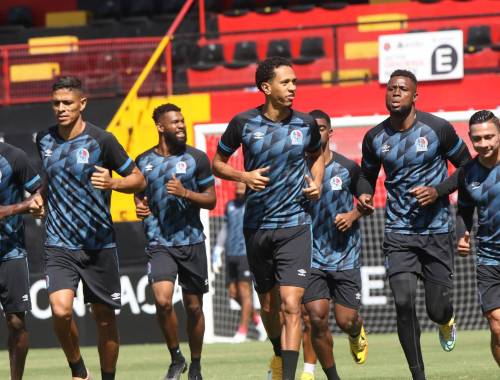 Vestidos de azul y negro, los Leones realizaron su último entreno antes de  la final de la Concacaf League