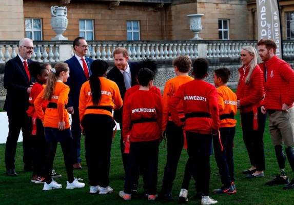 FOTOS: Así reapareció el príncipe Harry tras polémica decisión que sacude la monarquía