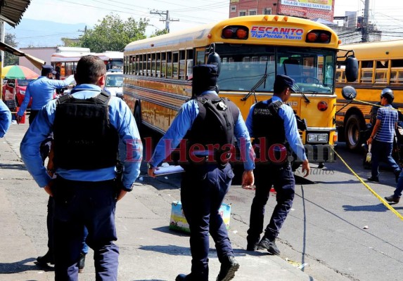 Destrozos y rastros de sangre: Escena del crimen de conductor en el Zonal Belén